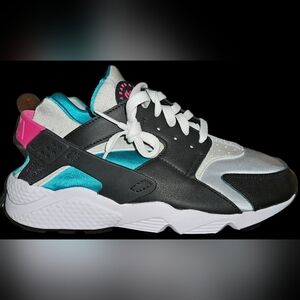 Nike Women's Athletic Shoes in Black, Teal, and Pink